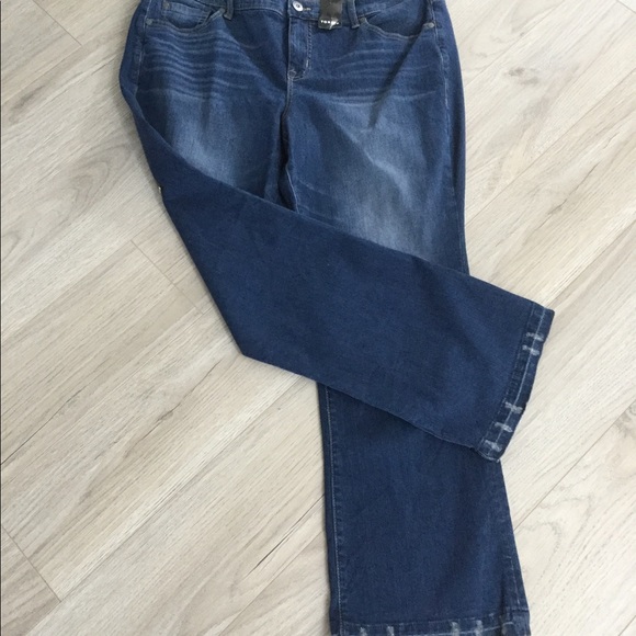 Torrid Mid-rise Slim Boot Vintage Stretch Jeans NWT size 18 - Picture 3 of 10